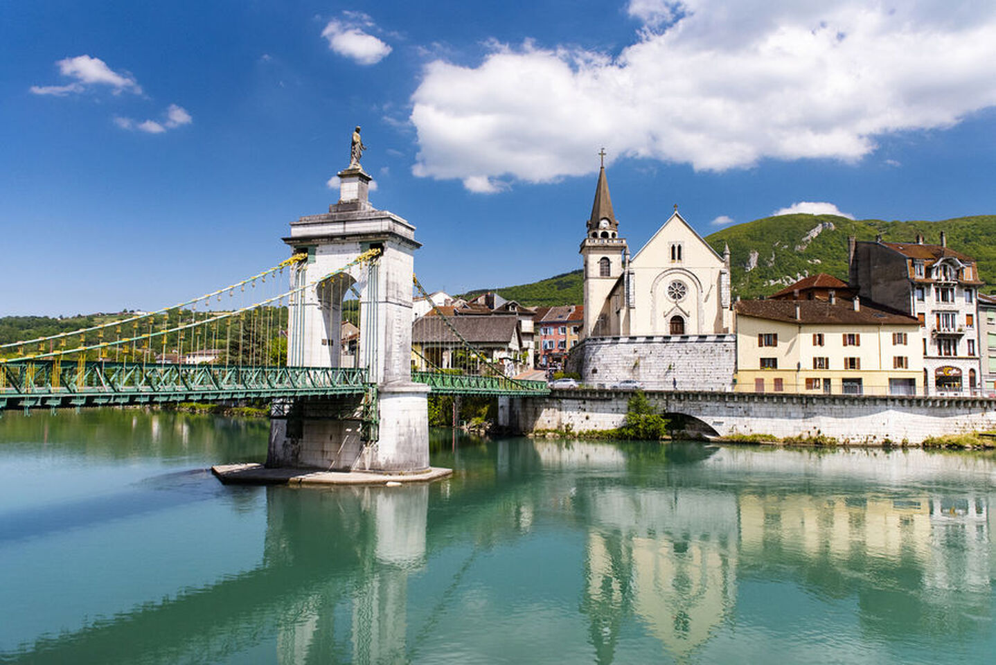 Pont de Seyssel séparant les départements de l'Ain et de la Haute-Savoie